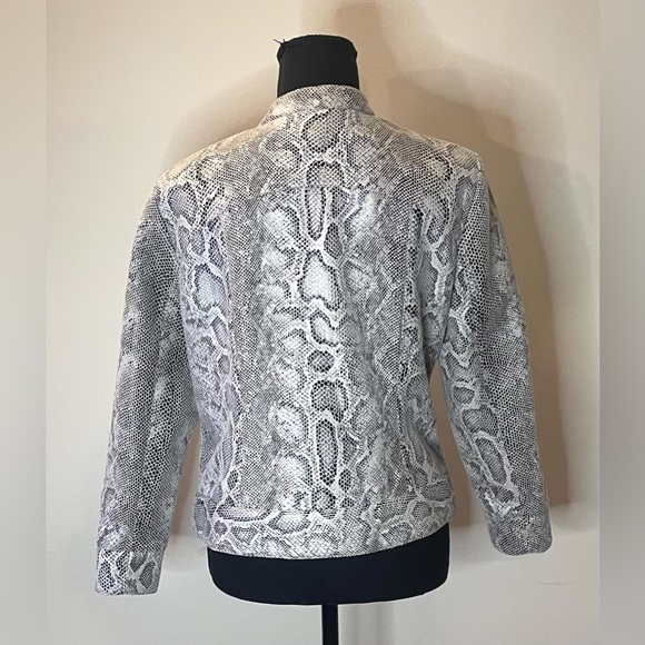 Ruby Rd- Snake print‎ white and gray jacket Size 12 - Picture 4 of 7